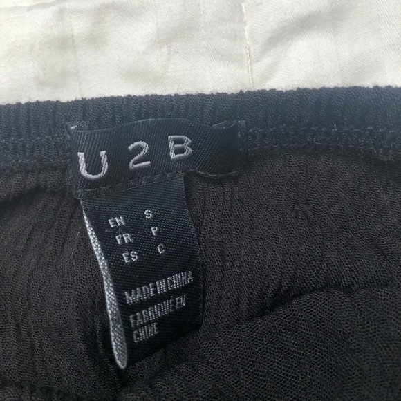 U2B/Urban Planet Bell Sleeve Romper - Picture 3 of 3